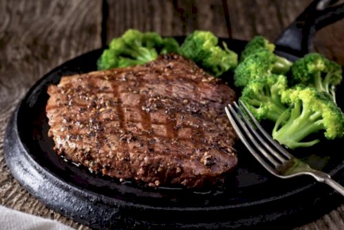 Steak with Broccoli