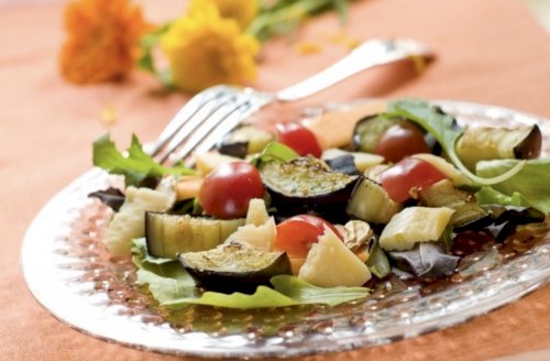 Tomato salad with eggplant
