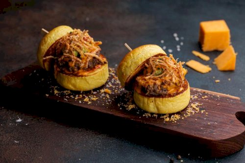 WAGYU BEEF SLIDERS