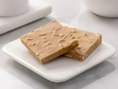 Caramelised Almond Stick Dulcey Chocolate Bark 50gm