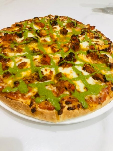 Chicken tandoori pizza