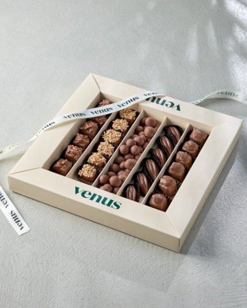 Venus chocolate with dragée