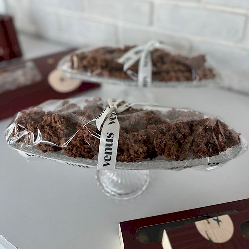 Salted caramel crunchy (glass stand)