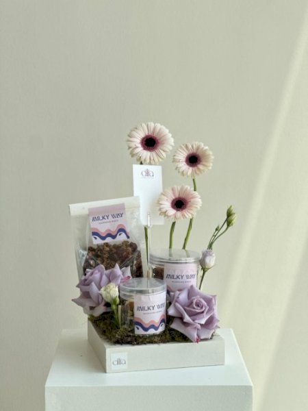 Milky Way x Cilia gift package